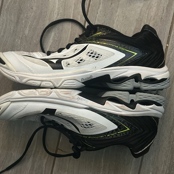 Mizuno Wave Lightning Z5 women’s volleyball shoe - Picture 6 of 6